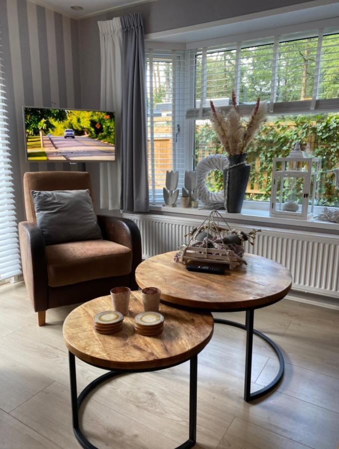 Luxe Chalet Met Prachtig Terras Op De Veluwe , Veel Privacy Хундерло Экстерьер фото
